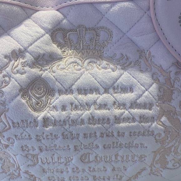 FLASH SALE! JUICY COUTURE FAIRYTALE TOTE W KEY AND VELVET BOW!! - Picture 3 of 6
